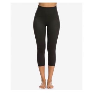 ATHLEISURE SPANX capri M black